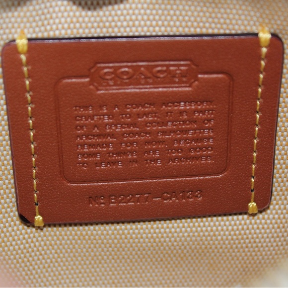 🍒 Coach Swinger Bag 20 With Cherry Print 🍒 - Picture 9 of 9